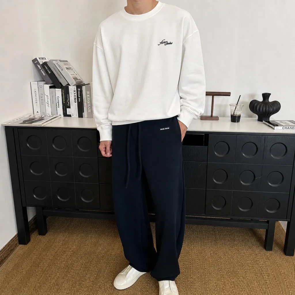 Acne*Studios*2026Ss Exclusive Couple Hot Salelogo Embroidery "Difference in Currency Fabrics" Gram double yarn pure cotton, tight yarn round neck sweatshirt upper body is very comfortable, men's and women's Same Style long-sleeved loose sweatshirt, dropped shoulders loose fit Color: Black White Coffee Brown Size: S (90-130 pounds) M (125-150 pounds) L (135-165 pounds) XL (160-190 pounds) XXL (185 pounds